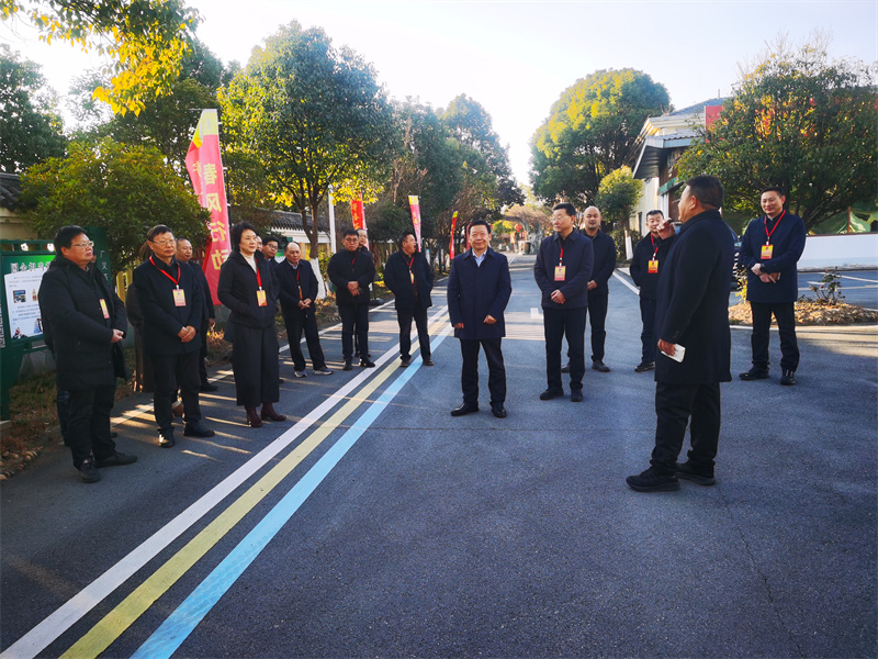 2025年1月9日，熱烈歡迎信陽(yáng)市人大代表一行來我司參觀指導(dǎo)